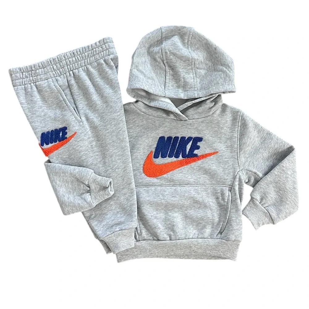 Nike Gray Hooded Logo Sweatshirt and Jogger Pants Set Boys Size 2T NWT 2PC Set